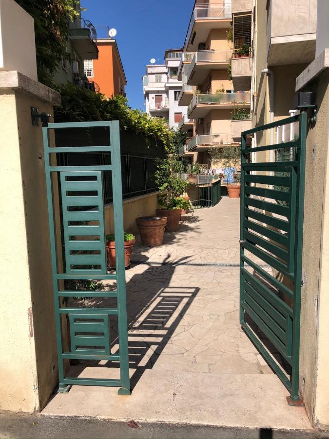 Apartamento Viaggio Da Bea Al Gianicolo Roma Exterior foto